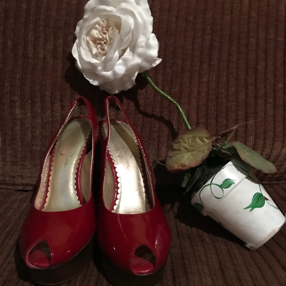 Peep toe wedges good condition🌸👠🔥